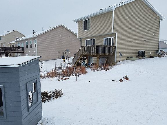 Side View/Natural Play Area