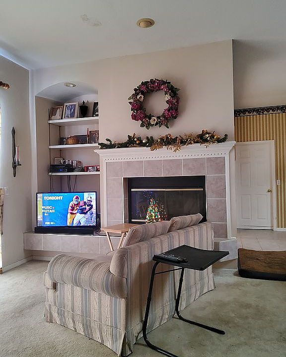 1st image of 809 Golden Pond Ct