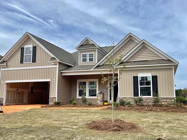 1st image of 119 Spyglass Ln