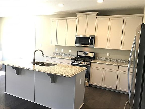 5th image of 308 Eagle Dr