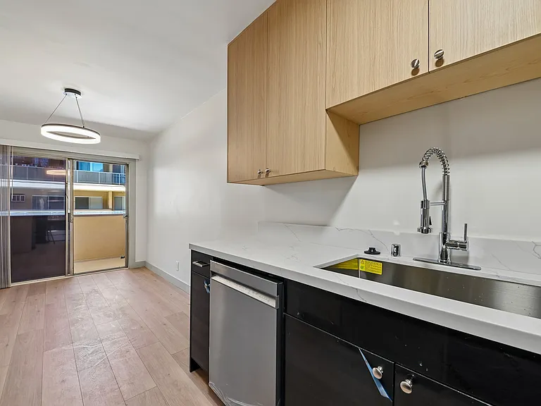 El Dorado - 1342 N. Fuller Avenue — Photo 24