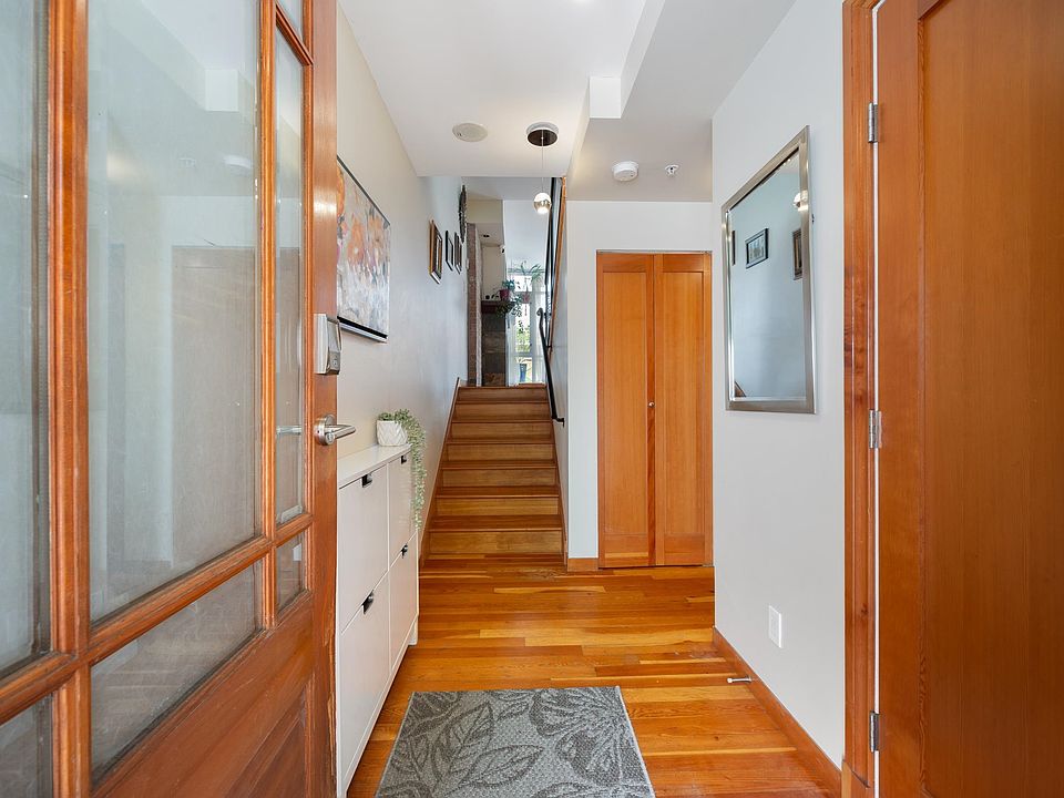 1st image of 8 Renaissance Sq #114