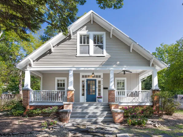 318 W Queen St, Hillsborough, NC 27278