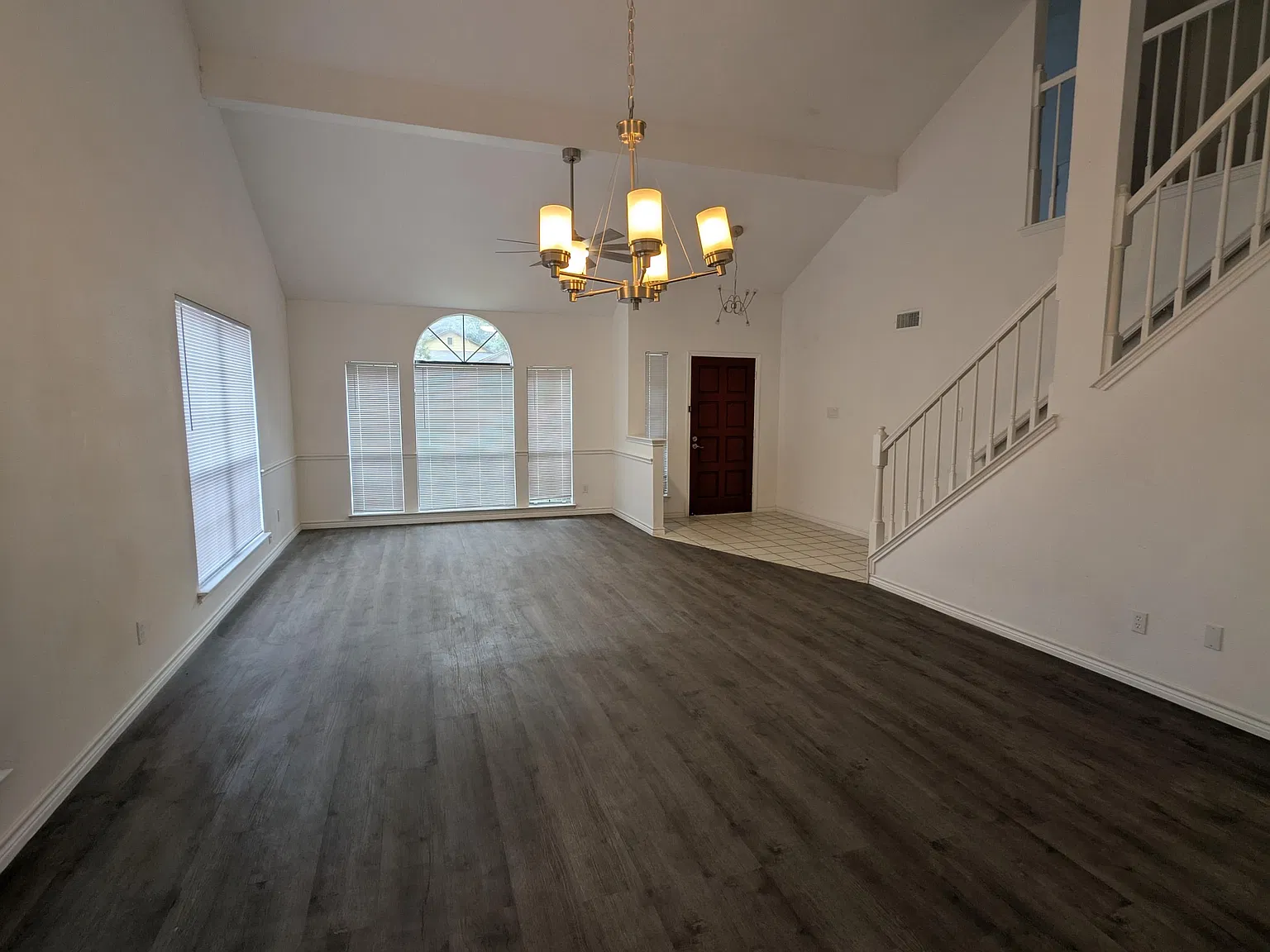 4 bed, 2293 sqft, $1,950 — Photo 4