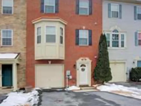 64 Milestone Ct, Chambersburg, PA 17201