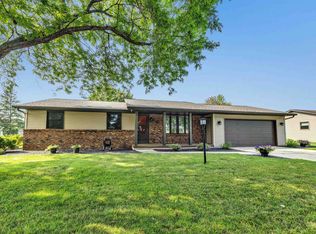 1145 Meadow View Ln, De Pere, WI 54115