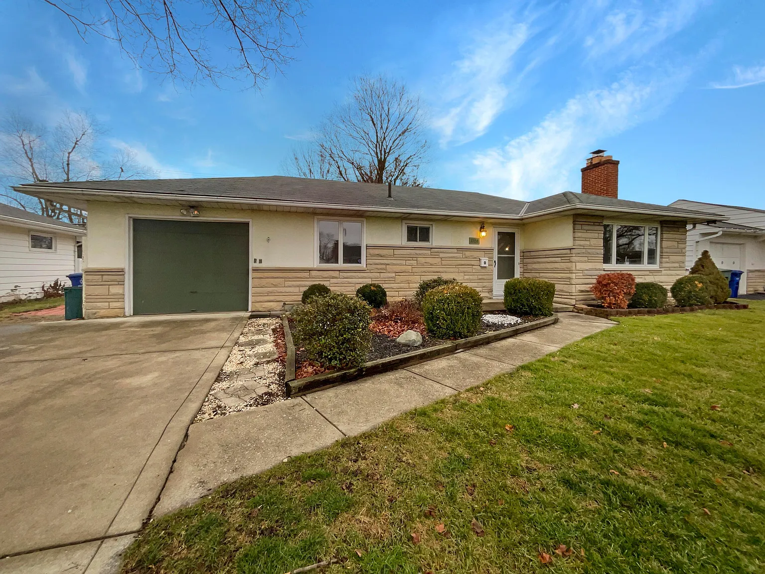 1108 Saint Cecelia Dr photo 1