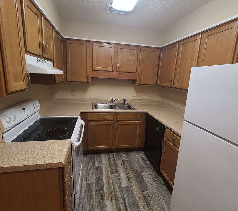 1st image of 205 Oak St #E