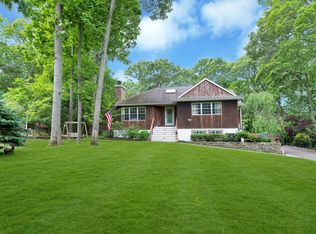 37 Bittersweet Ave, Hampton Bays, NY 11946