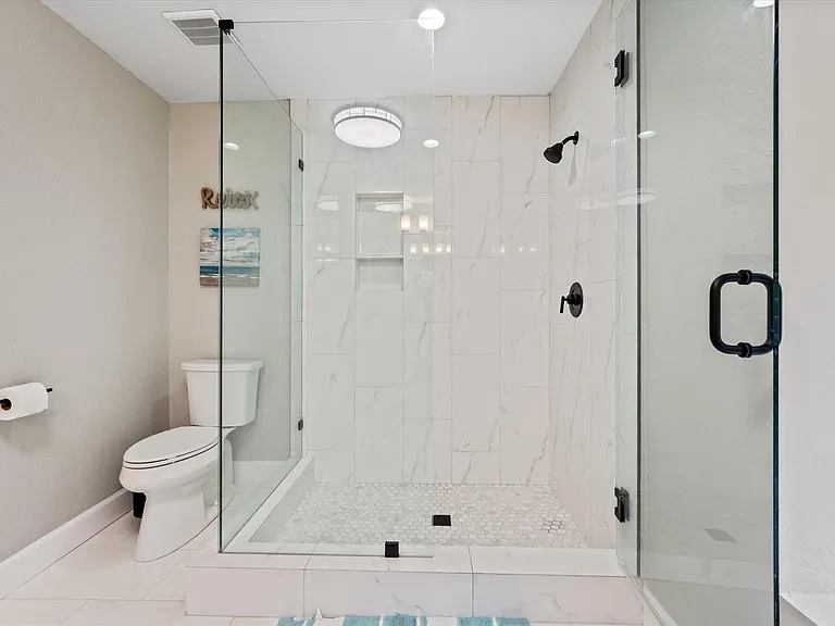 13745 Yarmouth Dr — Photo 25