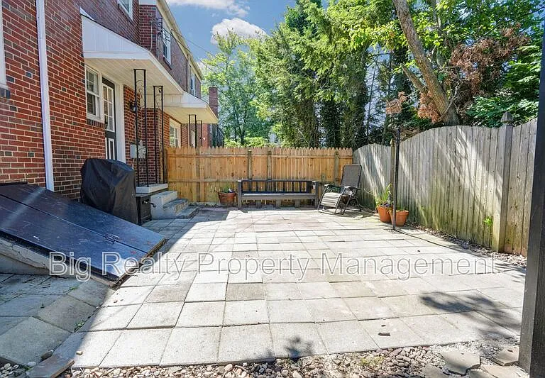 912 Feist Ave — Photo 14