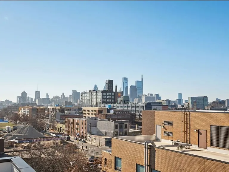 722 W Thompson St #207 — Photo 31