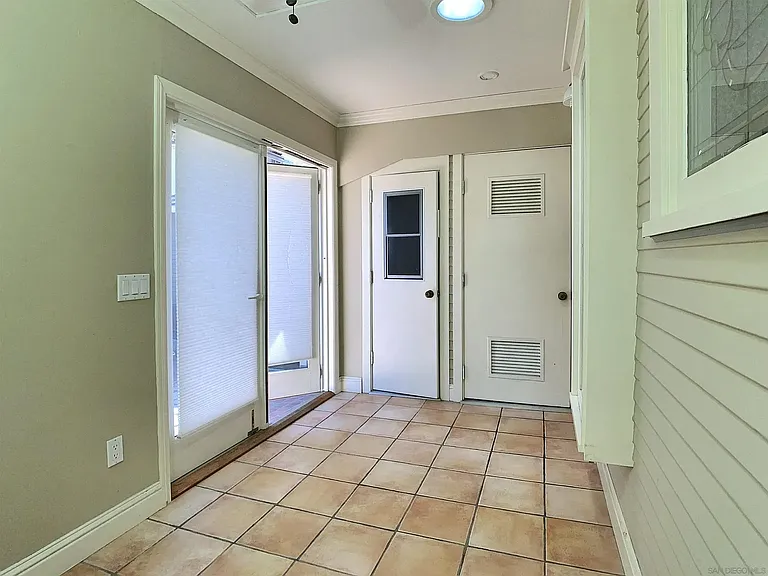 4193 4th Ave — Photo 24