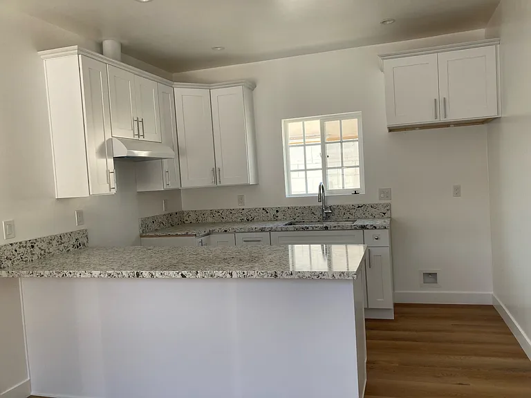 2021 W 95th St #1 — Photo 1
