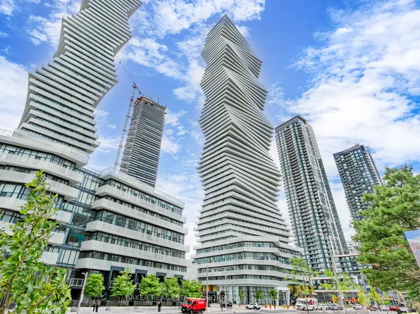 3900 Confederation Pkwy #6011, Mississauga, ON L5B 0M3