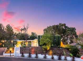 15915 Meadowcrest Rd, Sherman Oaks, CA 91403