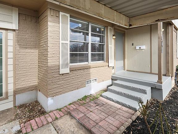 2nd image of 391 N Shore Pl