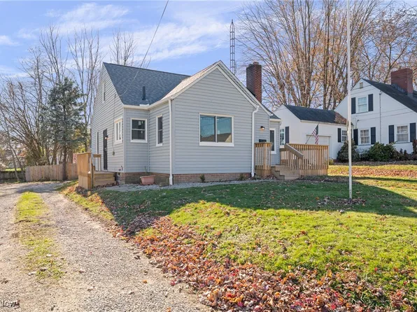 1202 28th St NE, Canton, OH 44714