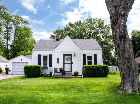 202 Esser St, Washington, IL 61571