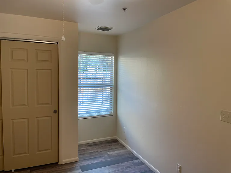 2545 E Spring St #3 — Photo 11