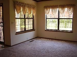 4th image of 9227 Admiral Lowell Pl NE