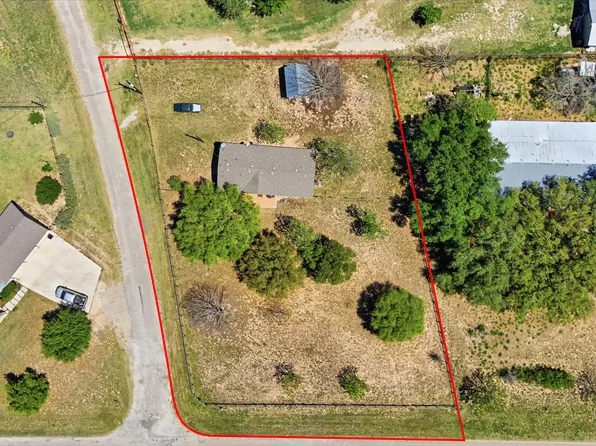 205 Creekview Dr, Floresville, TX 78114