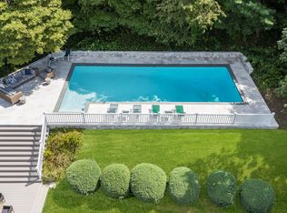 20 Underhill Dr, Southampton, NY 11968