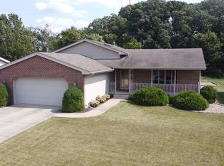 8825 Calhoun Pl, Crown Point, IN 46307