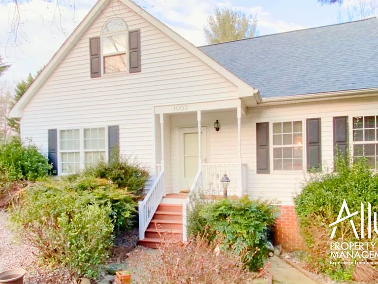 1003 Wintergreen Ln — Photo 32