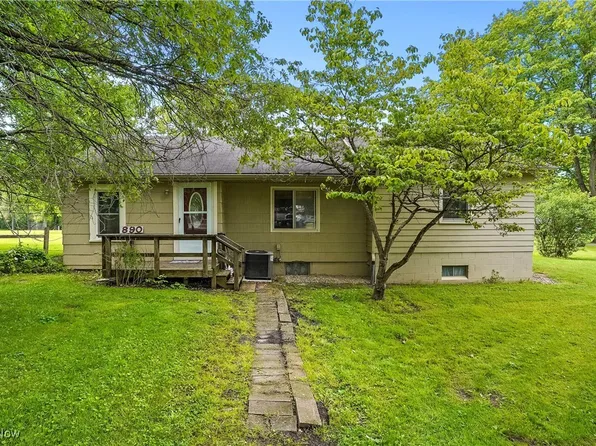 890 E Liberty St, Hubbard, OH 44425