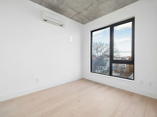 458 East 25th Street image 9 of 19