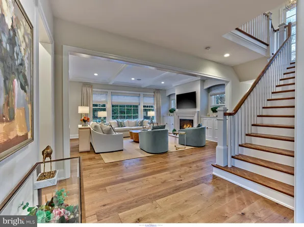 304 Old Kingfisher Ln, Malvern, PA 19355