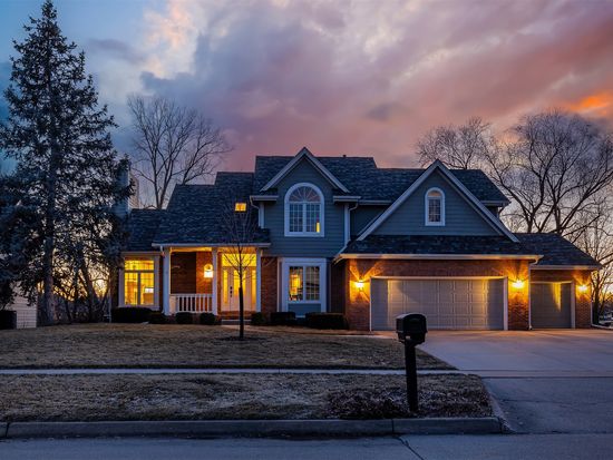 118 NW Countrywood Ln, Ankeny, IA 50023