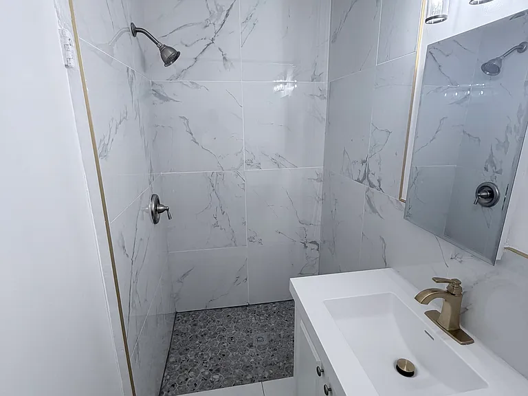 1223 N Kingsley Dr #7 — Photo 14
