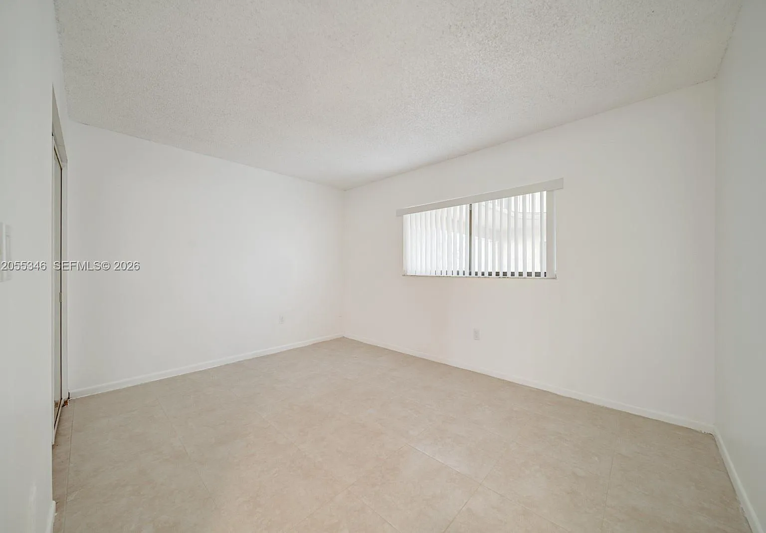 2 bed, 965 sqft, $2,400 — Photo 4