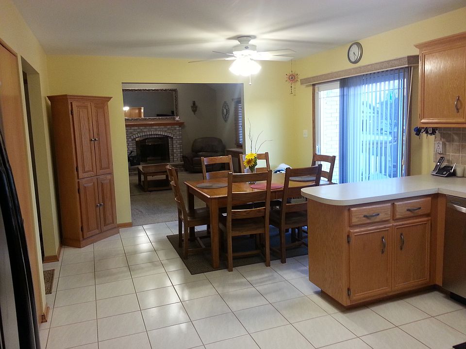 1st image of 9019 W Willow Ln