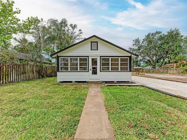 1016 38th St W, Bradenton, FL 34205