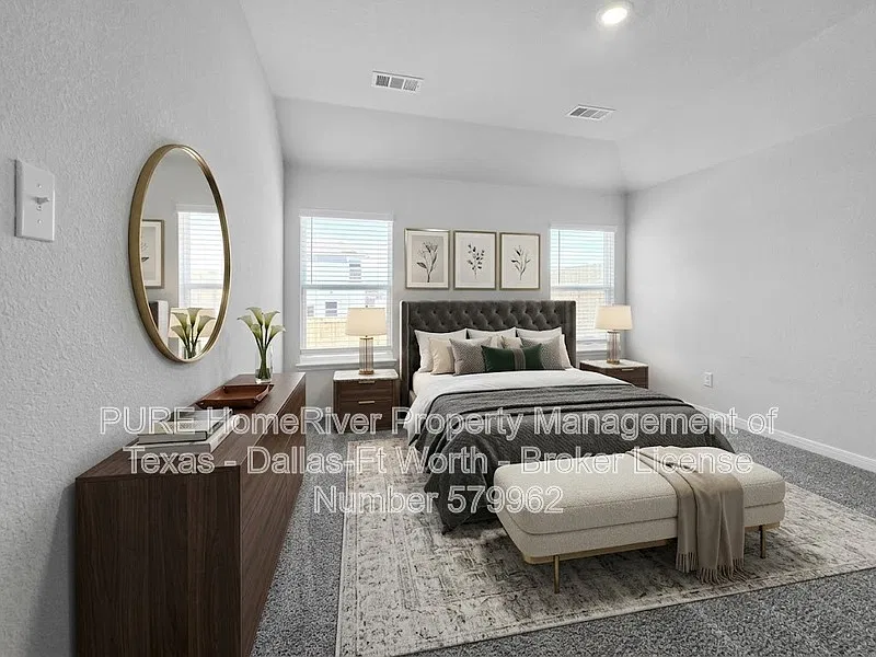 4 bed, 2.0 bath, 1724 sqft, $2,395 — Photo 4