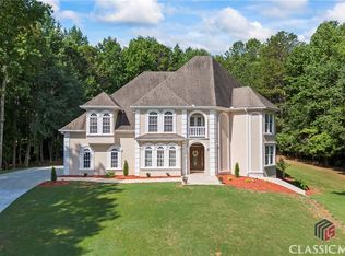1052 Antrim Glen Dr, Hoschton, GA 30548