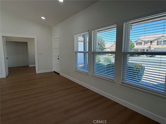 5th image of 44632 17th St W