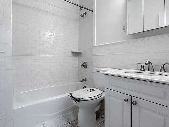 5th image of 4 Park Ave #11J