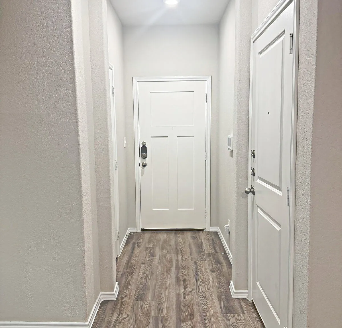 3 bed, 2.5 bath, 1251 sqft, $1,450 — Photo 2