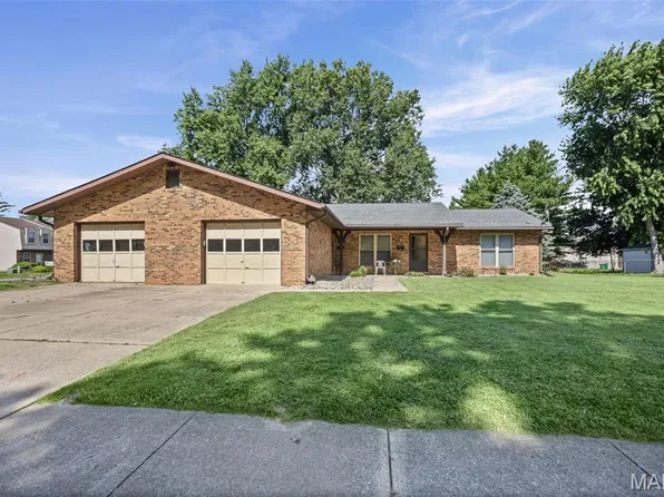 911 S Walnut St, O'Fallon, IL 62269