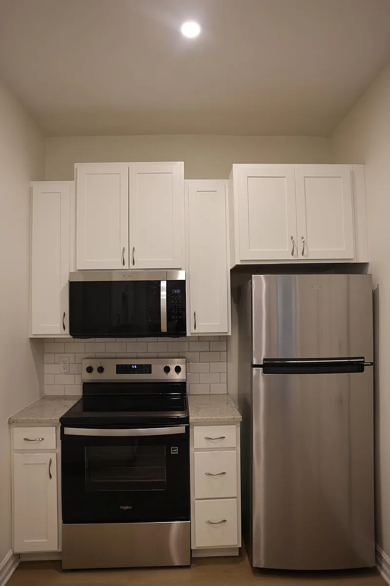 Building Photo - 73 Richmond Ave #2