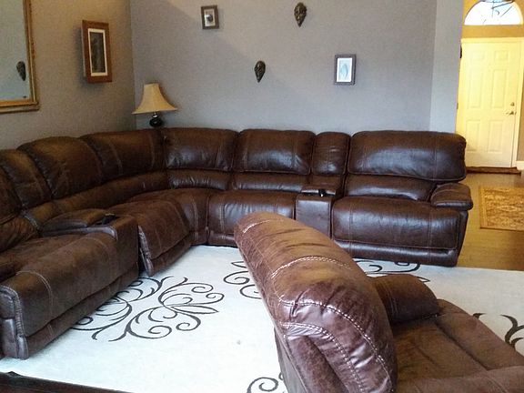 5th image of 604 Catherine Foster Ln