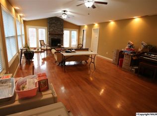 100 Tammy Gaines Ln, Huntsville, AL 35811