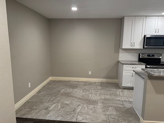 3rd image of 8125 Doreen Ave