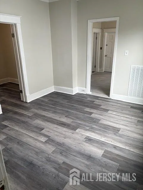 3 bed, 1.0 bath, 1134 sqft, $2,800 — Photo 4