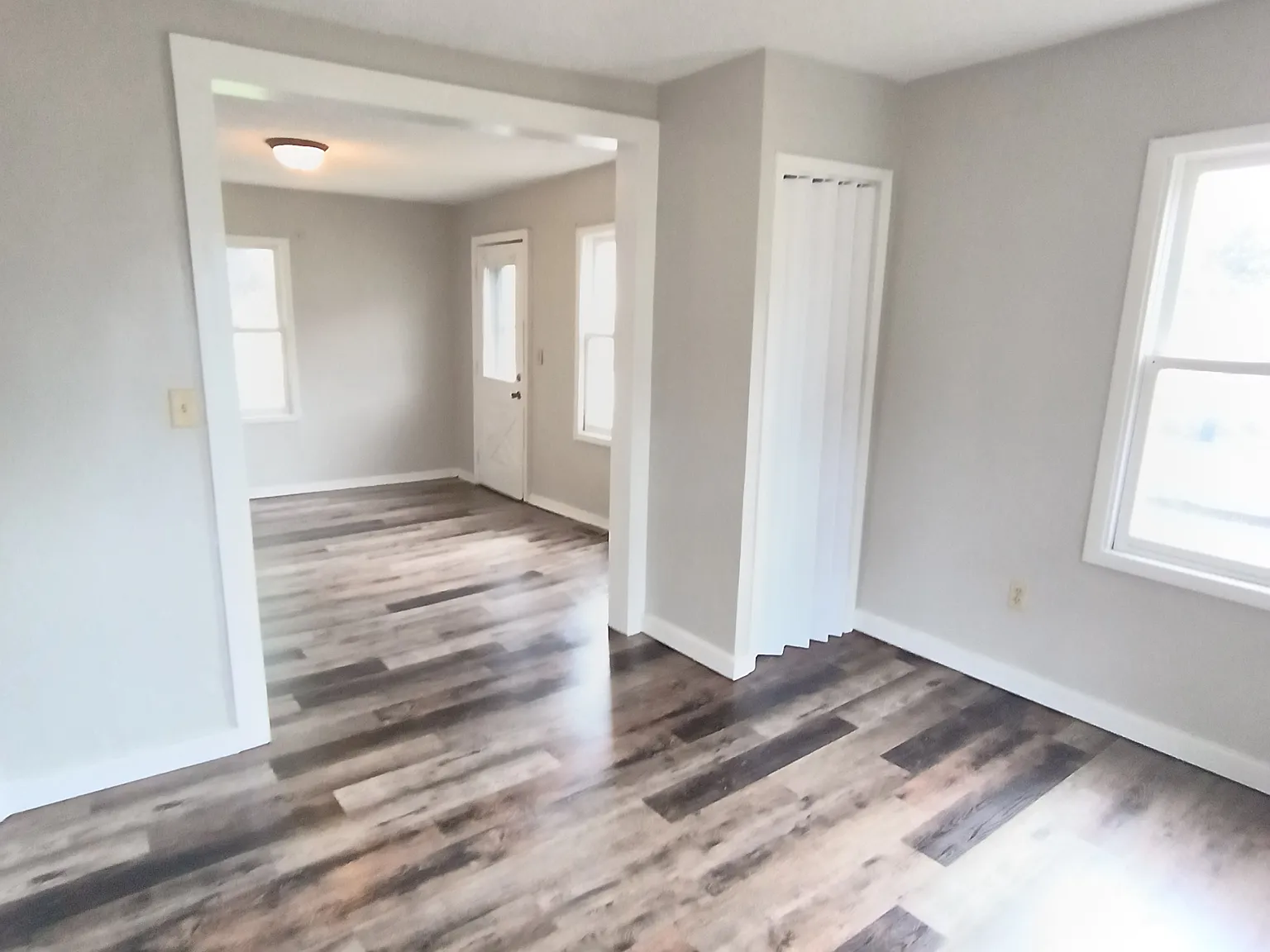 2 bed, 806 sqft, $900 — Photo 3