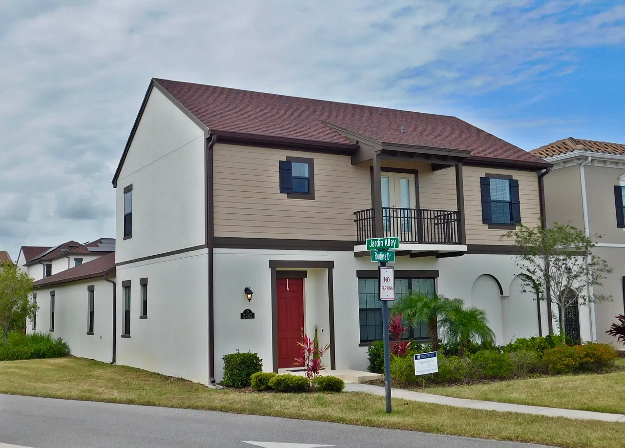 4 bed, 3.5 bath, 2849 sqft, $4,000 — Photo 1